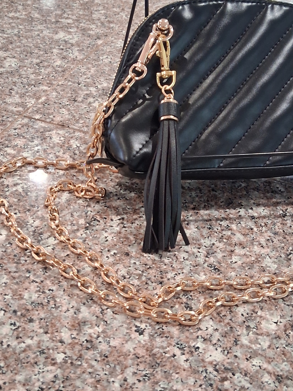 Black Quilted Crossbody with Tassel and Gold Chain Strap.New - Picture 2 of 10